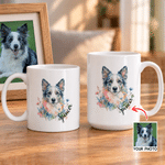 Tasse en céramique personnalisée de 11 oz ou 15 oz, avec photo d'un personnage de dessin animé floral à l'aquarelle représentant un animal de compagnie et son nom – Cadeau de Noël pour les amoureux de