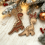 Décoration de Noël en bois en forme de dinosaure personnalisée avec le prénom et des bois pailletés – Cadeau de Noël pour les petits garçons