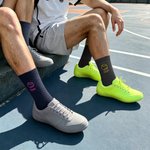 Chaussettes de sport personnalisées, brodées et multicolores, avec prénom : cadeau d'anniversaire ou pour un jour de match, idéal pour les passionnés de sport