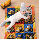Individuell gestaltete, weiche Kuscheldecke mit Cartoon-Motiv und Steppoptik: Baufahrzeug mit Namenszug – Geburtstags- und Weihnachtsgeschenk für Jungen, die LKWs lieben