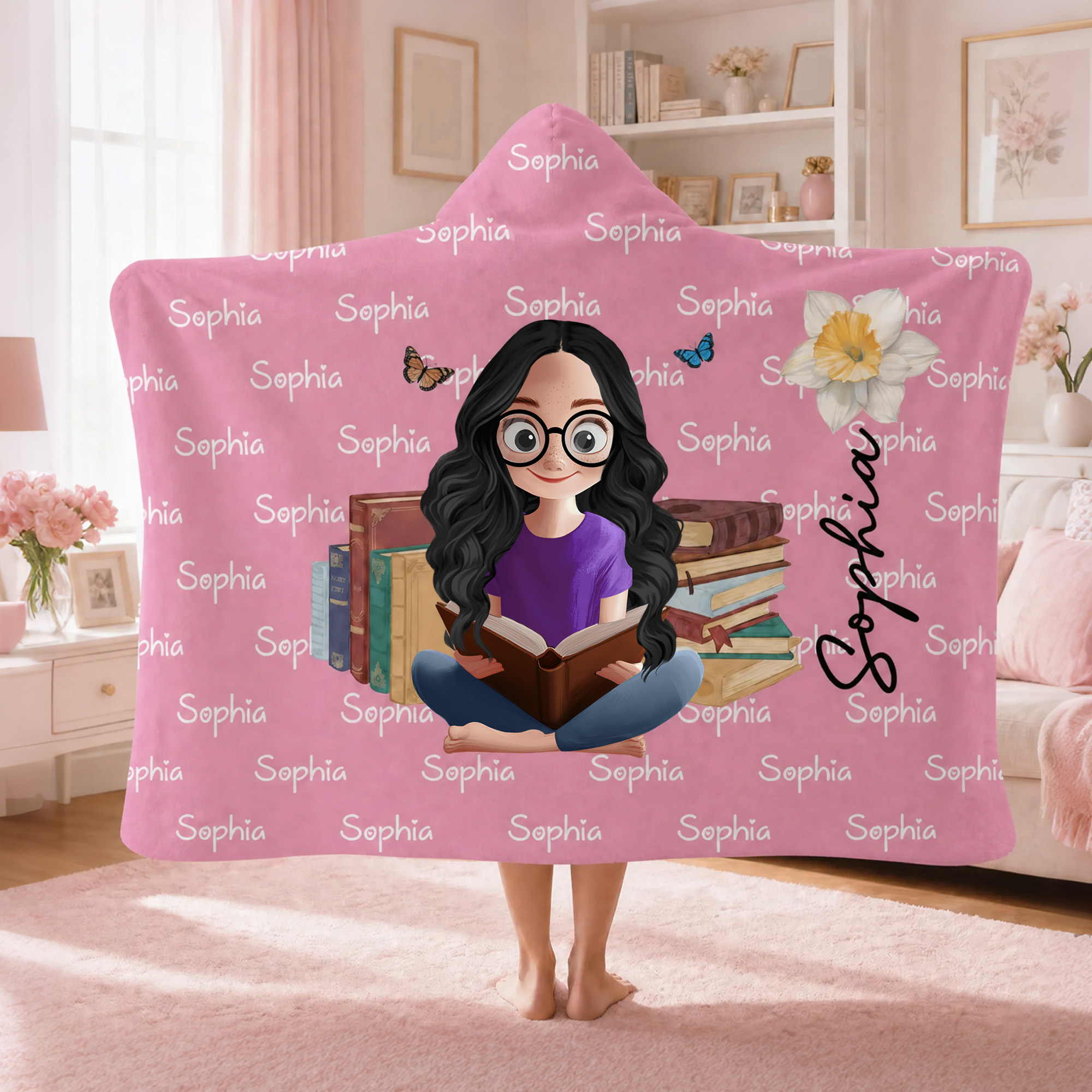 Individuell gestaltete, weiche Kapuzen-Decke mit Comicfigur und Geburtsblume sowie Namensaufdruck – Geburtstagsgeschenk für Buchliebhaber