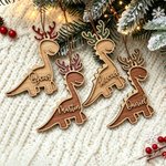 Décoration de Noël en bois en forme de dinosaure personnalisée avec le prénom et des bois pailletés – Cadeau de Noël pour les petits garçons