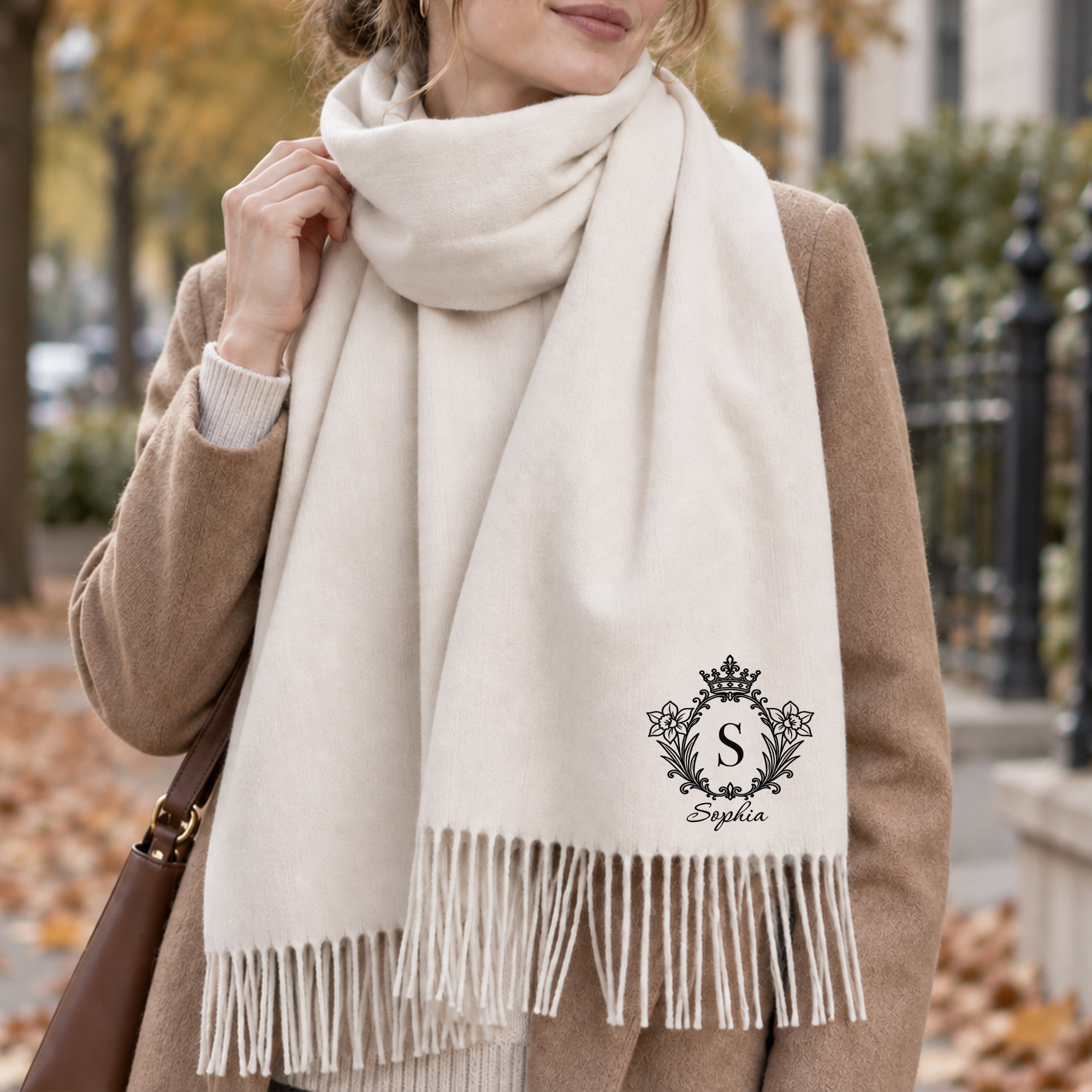 Personalisierter, superweicher, warmer Schal mit Geburtsblume, Namen und Initialen – Winter-Modeaccessoire, Geburtstags- und Weihnachtsgeschenk für Familie und Freunde