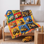 Individuell gestaltete, weiche Kuscheldecke mit Cartoon-Motiv und Steppoptik: Baufahrzeug mit Namenszug – Geburtstags- und Weihnachtsgeschenk für Jungen, die LKWs lieben