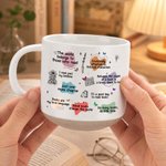 Personalisierte Tasse aus Steingut (12 oz) mit Cartoon-Figur, Geburtsblume und Namen – für den täglichen Gebrauch, als Geburtstagsgeschenk oder für den Buchclub – ein Geschenk für Buchliebhaber und Leseratten