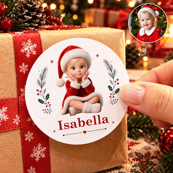 Gepersonaliseerde schattige kerstmuts met 3D-effect, cartoonfiguurtje in zittende houding, fotostickers met naam, cadeauverpakkingsetiket, kerstcadeau voor kinderen