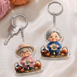 Llavero acrílico personalizado con una exquisita ilustración en 3D de una abuela tejiendo, con foto e iniciales; regalo de cumpleaños para la abuela y personas mayores 2