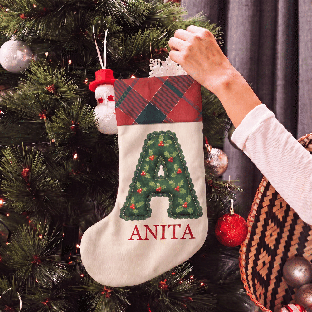Calza natalizia personalizzata con iniziali multicolori a tema natalizio e nome – Decorazione per la casa – Regalo di Natale per bambini e famiglia 3