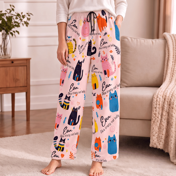 Pantaloni da pigiama da donna personalizzati con motivi illustrativi in stile doodle raffiguranti cani e gatti, con nome, da indossare tutti i giorni; regalo di Natale o di compleanno per gli amanti dei cani e dei gatti