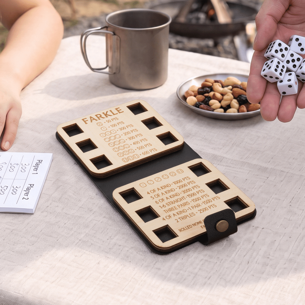 Personligt anpassat, hopfällbart Farkle-tärningsspel i PU-läder med namn – resespel, perfekt som jul- och födelsedagspresent till familj och vänner samt för alla som älskar Farkle 8