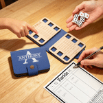 Personligt anpassat, hopfällbart Farkle-tärningsspel i PU-läder med namn – resespel, perfekt som jul- och födelsedagspresent till familj och vänner samt för alla som älskar Farkle 5