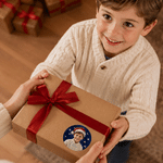 Pegatina impermeable personalizada con foto de un personaje infantil, pintura al óleo con temática navideña y nombre; regalo navideño para niños y niñas 8