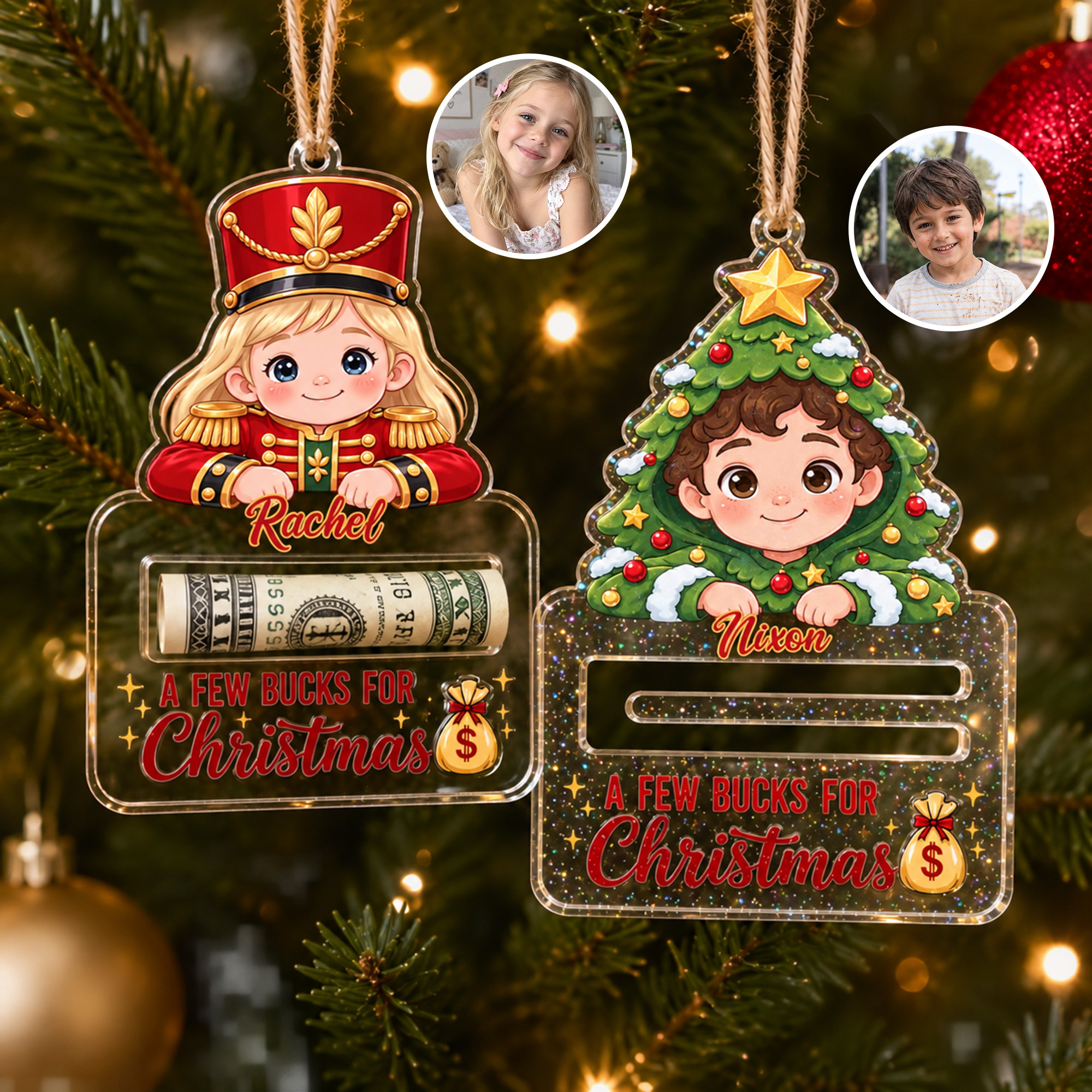 Personalisiertes Kunstfoto im 3D-Stil – „A Few Bucks for Christmas“ – Acryl-Geldhalter-Weihnachtsbaumschmuck mit Namen – Weihnachtsgeschenk für Kinder