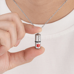 Personalisierte, zu öffnende Halskette in Kapselform mit Namen und medizinischer Notiz – Notfall-Überlebenshilfe und Geburtstagsgeschenk für Diabetiker und Menschen mit Autismus