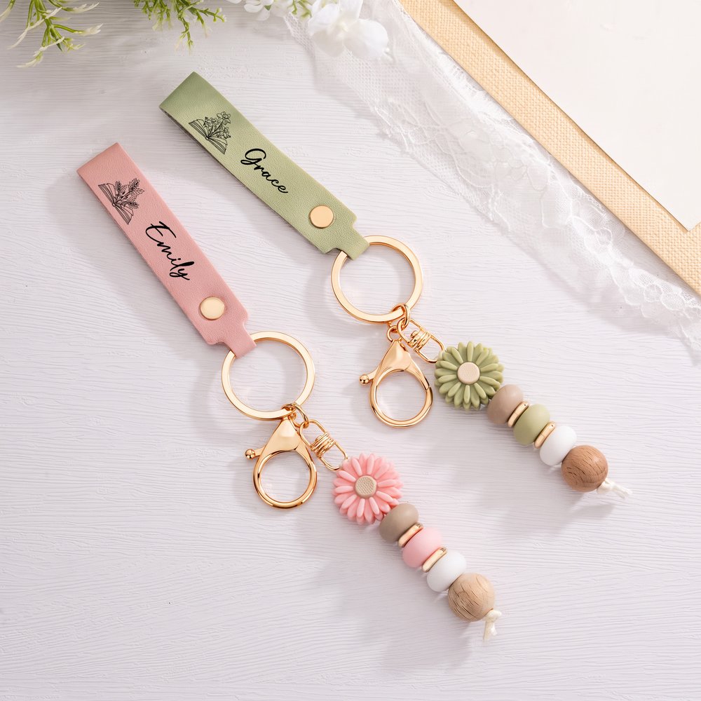 Personalized Minimalist Birth Flower PU Leather Keychain with Name and Daisy Charm Birthday Christmas Holiday Gift for Family Friends 4