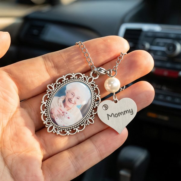 Personalized Loving Memory Heart Photo Steering Wheel Charm with Title Daily Use Memorial Day Birthday Gift for Family Friend