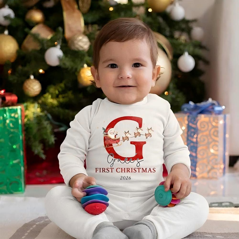 Personalisierter Weihnachts-Body mit kurzen Ärmeln aus 100 % Baumwolle im Design „Weihnachtsschlitten des Weihnachtsmanns“ mit Initialen, Vornamen und Jahreszahl – das erste Weihnachtsgeschenk für Neugeborene