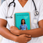 Cuaderno A5 personalizado con ilustración de personal sanitario en estilo cómic y efecto 3D, agenda semanal y mensual 2027, con nombre, ideal como regalo de cumpleaños para médicos y enfermeros