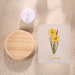 Portavelas personalizado de estilo retro con la flor del mes de nacimiento, vela LED y nombre; decoración de mesa, regalo de cumpleaños o Navidad para amigos, familiares y parejas 6
