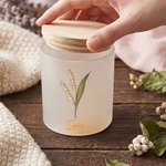 Portavelas personalizado de estilo retro con la flor del mes de nacimiento, vela LED y nombre; decoración de mesa, regalo de cumpleaños o Navidad para amigos, familiares y parejas 4