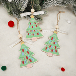 Décoration de Noël en bois en forme d'ampoule personnalisée, avec le titre et le nom de famille de l'enseignant, les noms des élèves, le niveau et l'année. Cadeau de Noël pour les enseignants