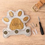 Porte-laisse en bois personnalisé en forme de patte de chiot, avec nom gravé et 3 crochets : cadeau de Noël ou de pendaison de crémaillère pour les propriétaires d'animaux de compagnie
