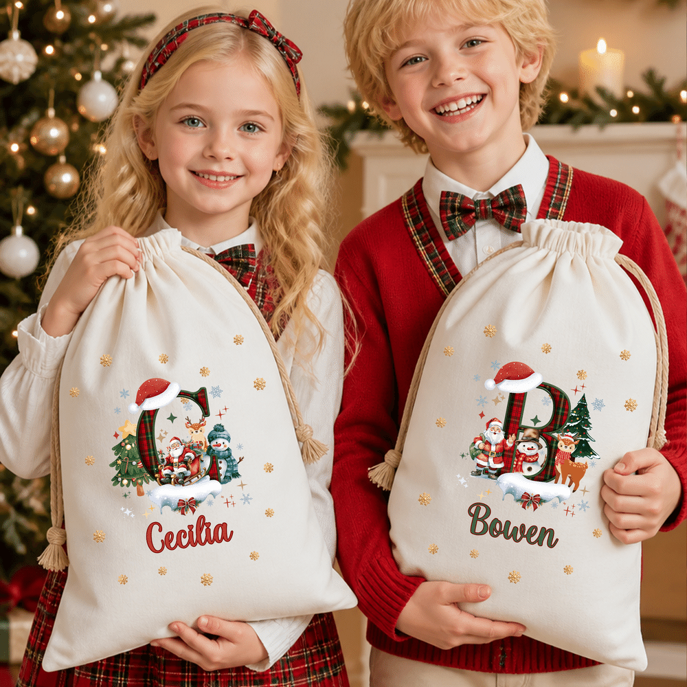 Bolsa de regalo personalizada con cordón, con diseño de Papá Noel, renos y muñeco de nieve, con iniciales y nombre, ideal como regalo de Navidad para la familia y los niños 4