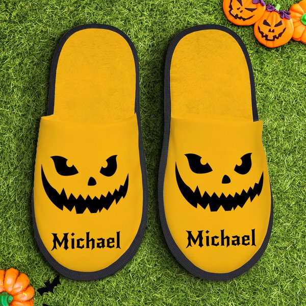 Chaussons en fourrure personnalisés avec nom et visage de citrouille multicolore Accessoires de voyage pour Halloween Cadeau pour la famille