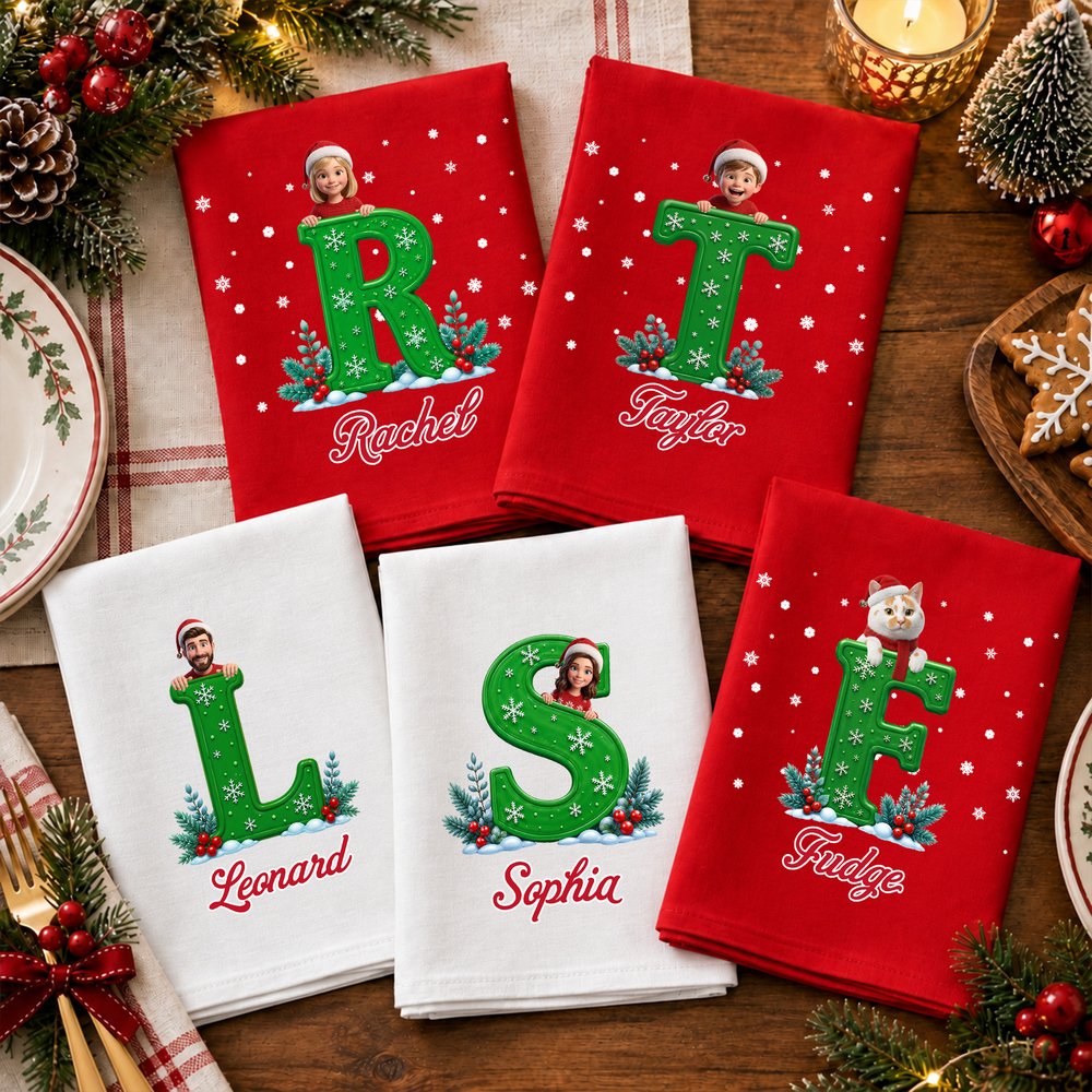 Servilleta personalizada con dibujo de un personaje con gorro navideño de dibujos animados, 100 % algodón, con iniciales y nombre; regalo de decoración navideña para el hogar, ideal para la familia y los niños 4
