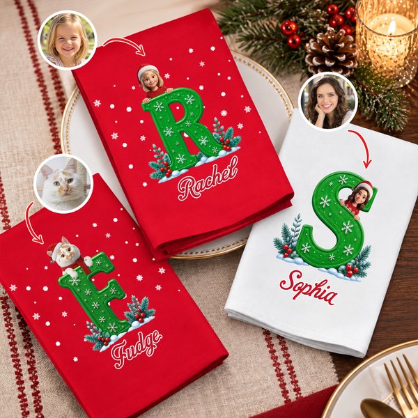 Servilleta personalizada con dibujo de un personaje con gorro navideño de dibujos animados, 100 % algodón, con iniciales y nombre; regalo de decoración navideña para el hogar, ideal para la familia y los niños