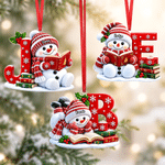 Adorno acrílico personalizado de Navidad con un muñeco de nieve leyendo, con nombre y letra; decoración para el árbol de Navidad y el hogar; regalo de Navidad para niños y la familia 1