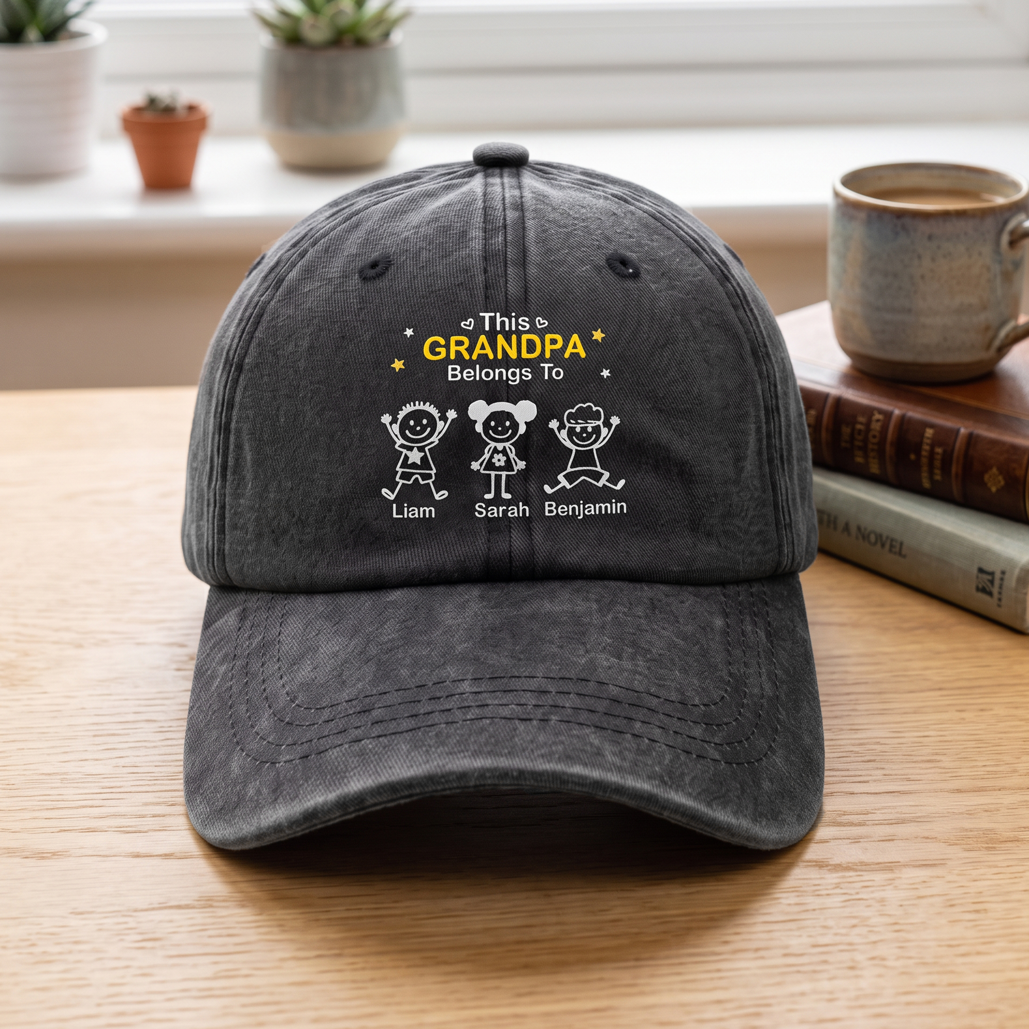 Personalisierte Baseballkappe aus gewaschenem Denim mit 1–10 niedlichen Comicfiguren, Namen und Titel – Alltagsbekleidung, Geburtstagsgeschenk für Papa und Opa