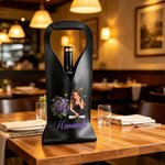 Sac de protection pour bouteille de vin en cuir PU personnalisé, orné d'un personnage de dessin animé et d'une fleur symbolisant le mois de naissance, avec prénom : cadeau d'anniversaire ou de mariage pour les amateurs de vin