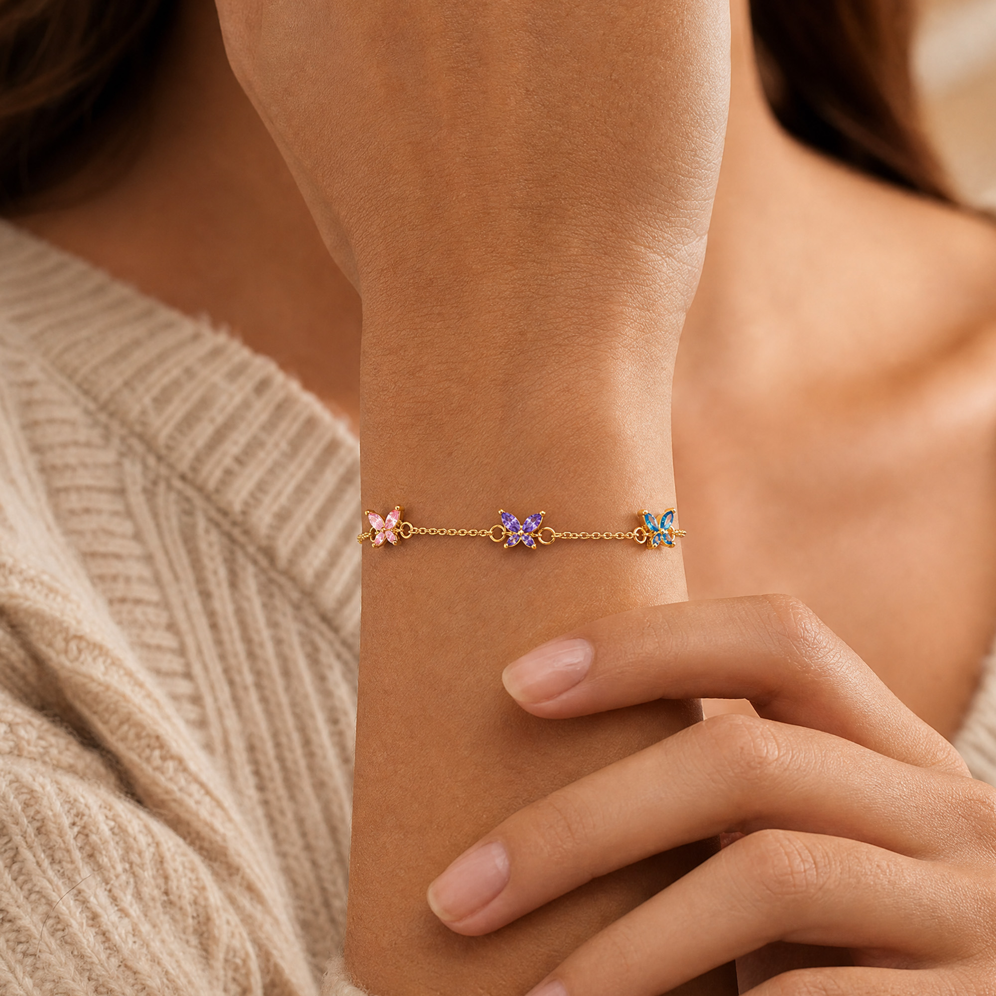 Personalisiertes Armband aus Sterlingsilber mit 1–5 Schmetterlingen und Geburtssteinen – zierlicher Schmuck als Geschenk zum Geburtstag oder zum Jahrestag für Frauen und Mädchen