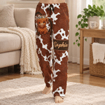 Pantalones de pijama suaves personalizados con diseño de vaca de las Highlands y nombre: regalo de cumpleaños o Navidad para el día a día, ideal para los amantes de las vacas de la familia 1