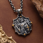 Collier en argent massif avec pendentif personnalisé en forme de bouclier orné d'une médaille de saint et d'une inscription – Cadeau religieux chrétien pour homme ou papa