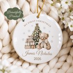 Décoration de Noël personnalisée en céramique pour sapin de Noël : ours en peluche « Premier Noël de bébé » avec prénom et année – Décoration d'intérieur et cadeau de Noël pour un nouveau-né 2