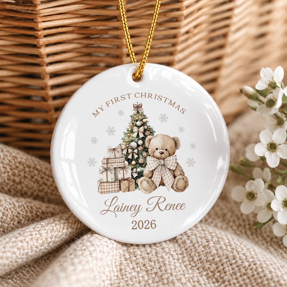 Décoration de Noël personnalisée en céramique pour sapin de Noël : ours en peluche « Premier Noël de bébé » avec prénom et année – Décoration d'intérieur et cadeau de Noël pour un nouveau-né 4