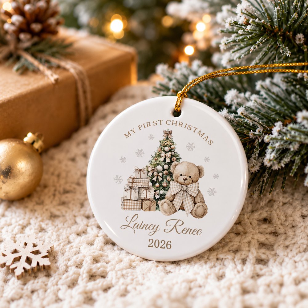 Décoration de Noël personnalisée en céramique pour sapin de Noël : ours en peluche « Premier Noël de bébé » avec prénom et année – Décoration d'intérieur et cadeau de Noël pour un nouveau-né 7