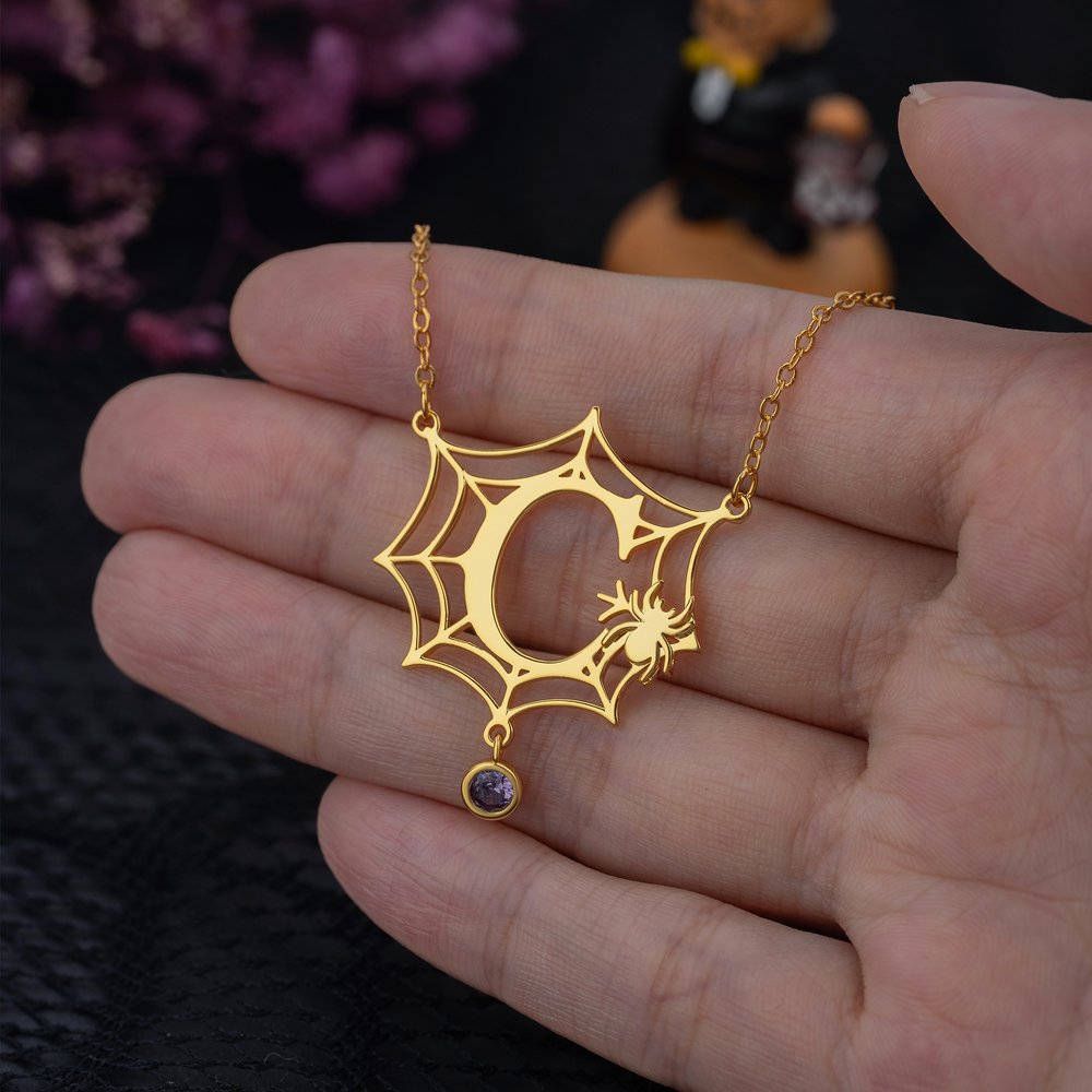 Collar personalizado de plata de ley con una espeluznante telaraña, piedra natal e inicial: exquisita joya, regalo de Halloween o de aniversario para ella 5