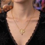 Collar personalizado de plata de ley con una espeluznante telaraña, piedra natal e inicial: exquisita joya, regalo de Halloween o de aniversario para ella 6