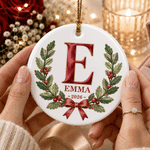 Decorazione natalizia personalizzata in ceramica con iniziale, nome e anno: ornamento per l'albero di Natale, regalo di Natale per bambini, familiari e amici