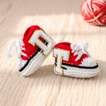 Gepersonaliseerde, zachte, gehaakte babysneakersokjes met initialen – voor dagelijks gebruik, als verjaardags- of babyshowercadeau voor pasgeborenen en ouders 3
