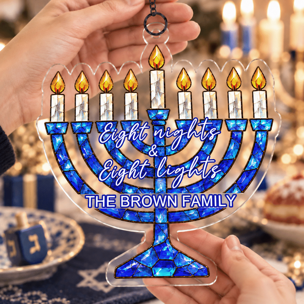 Décoration d'intérieur personnalisée : menorah en acrylique avec motif de vitrail et prénom de famille, à suspendre, pour Hanoukka – Cadeau de fête pour vos amis et votre famille juifs 4