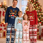 Ensemble de pyjamas personnalisés et colorés sur le thème de Noël, représentant une famille de rennes, avec prénom. Vêtements confortables à porter au quotidien. Cadeau de Noël idéal pour les parents et les enfants.
