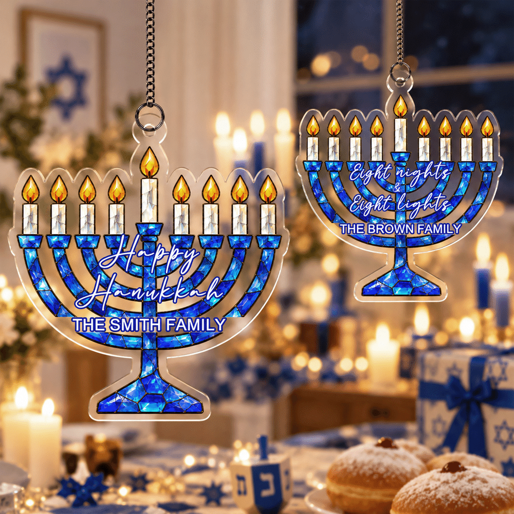 Décoration d'intérieur personnalisée : menorah en acrylique avec motif de vitrail et prénom de famille, à suspendre, pour Hanoukka – Cadeau de fête pour vos amis et votre famille juifs 1