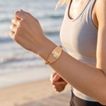 Pulsera de identificación médica personalizada con alas de ángel y información médica grabada; regalo de cumpleaños para situaciones de emergencia y primeros auxilios, ideal para personas con diabetes, alergias o epilepsia 6