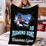 Spersonalizowany, miękki koc z fotografią sportowca, z nazwą drużyny i imieniem – element wystroju wnętrz, sportowy prezent urodzinowy dla miłośników sportu 4