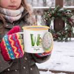 Tazza smaltata personalizzata con motivo natalizio a forma di orsetto, 12 oz, con nome e iniziale – Regalo per uso quotidiano o per feste natalizie, per bambini, ragazzi e bambine, anche più piccoli 5