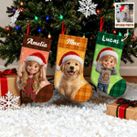 Calcetín navideño personalizado con foto de dibujos animados, gorro de Papá Noel a cuadros y nombre; decoración para el hogar; regalo de Navidad para niños y la familia 1